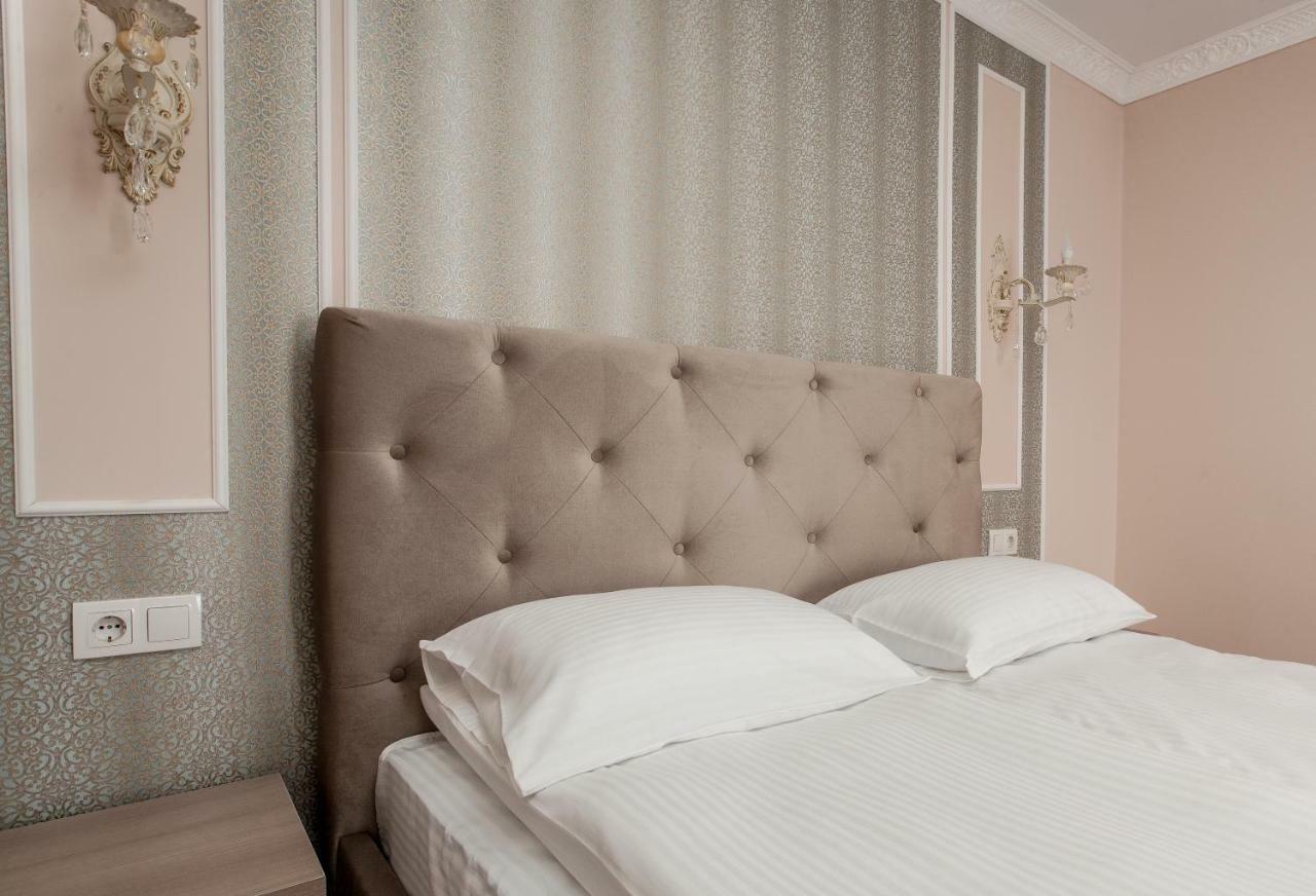 Mon Ami Hotel İvano-Frankivsk Dış mekan fotoğraf