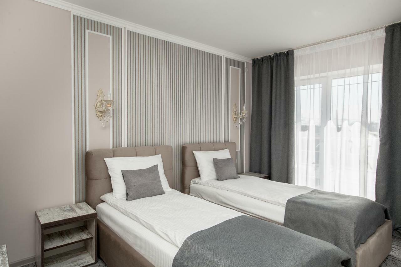 Mon Ami Hotel İvano-Frankivsk Dış mekan fotoğraf
