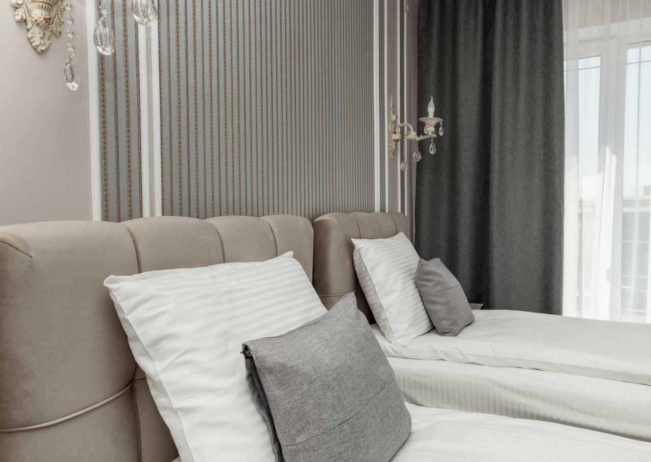 Mon Ami Hotel İvano-Frankivsk Dış mekan fotoğraf