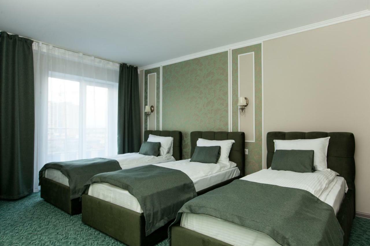 Mon Ami Hotel İvano-Frankivsk Dış mekan fotoğraf