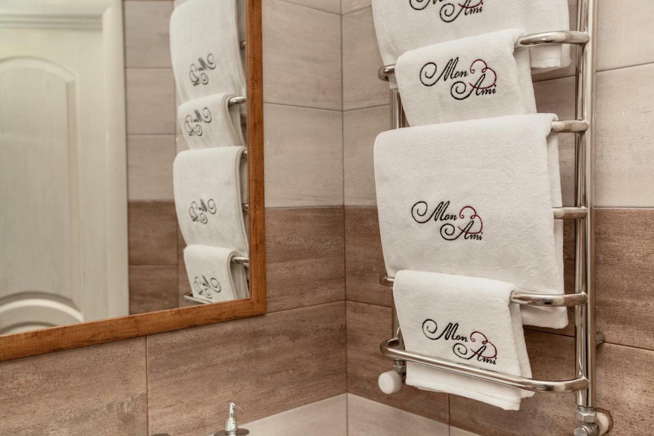 Mon Ami Hotel İvano-Frankivsk Dış mekan fotoğraf