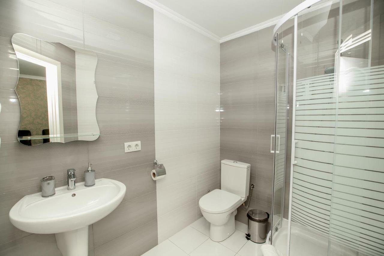 Mon Ami Hotel İvano-Frankivsk Dış mekan fotoğraf