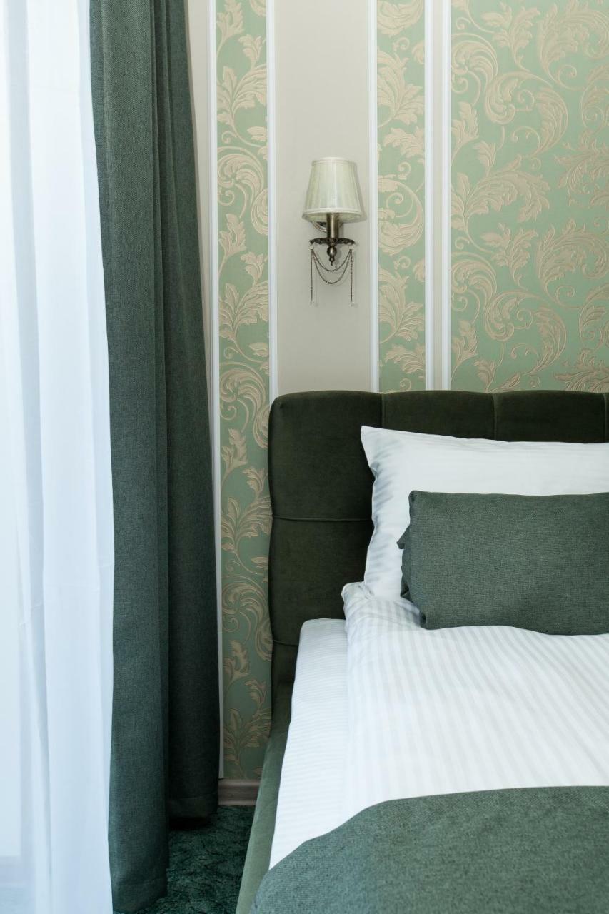 Mon Ami Hotel İvano-Frankivsk Dış mekan fotoğraf