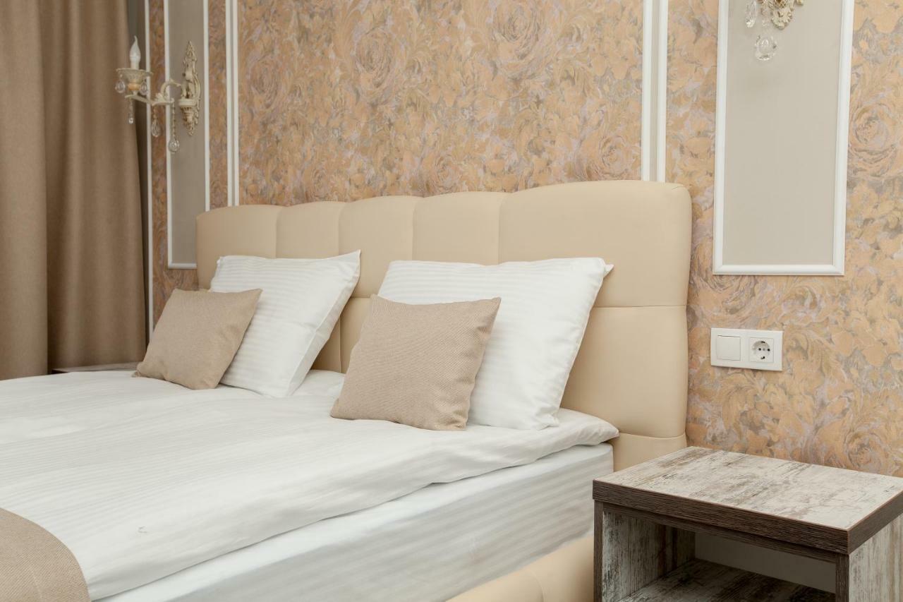 Mon Ami Hotel İvano-Frankivsk Dış mekan fotoğraf