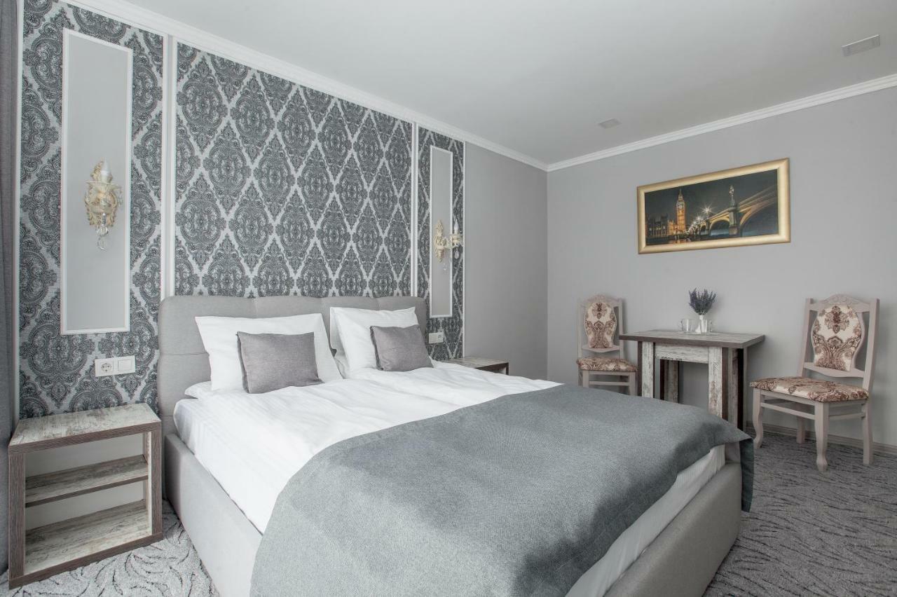 Mon Ami Hotel İvano-Frankivsk Dış mekan fotoğraf