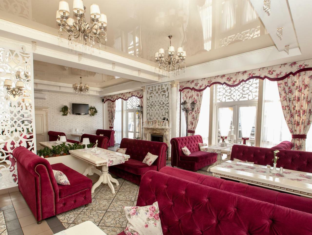 Mon Ami Hotel İvano-Frankivsk Dış mekan fotoğraf