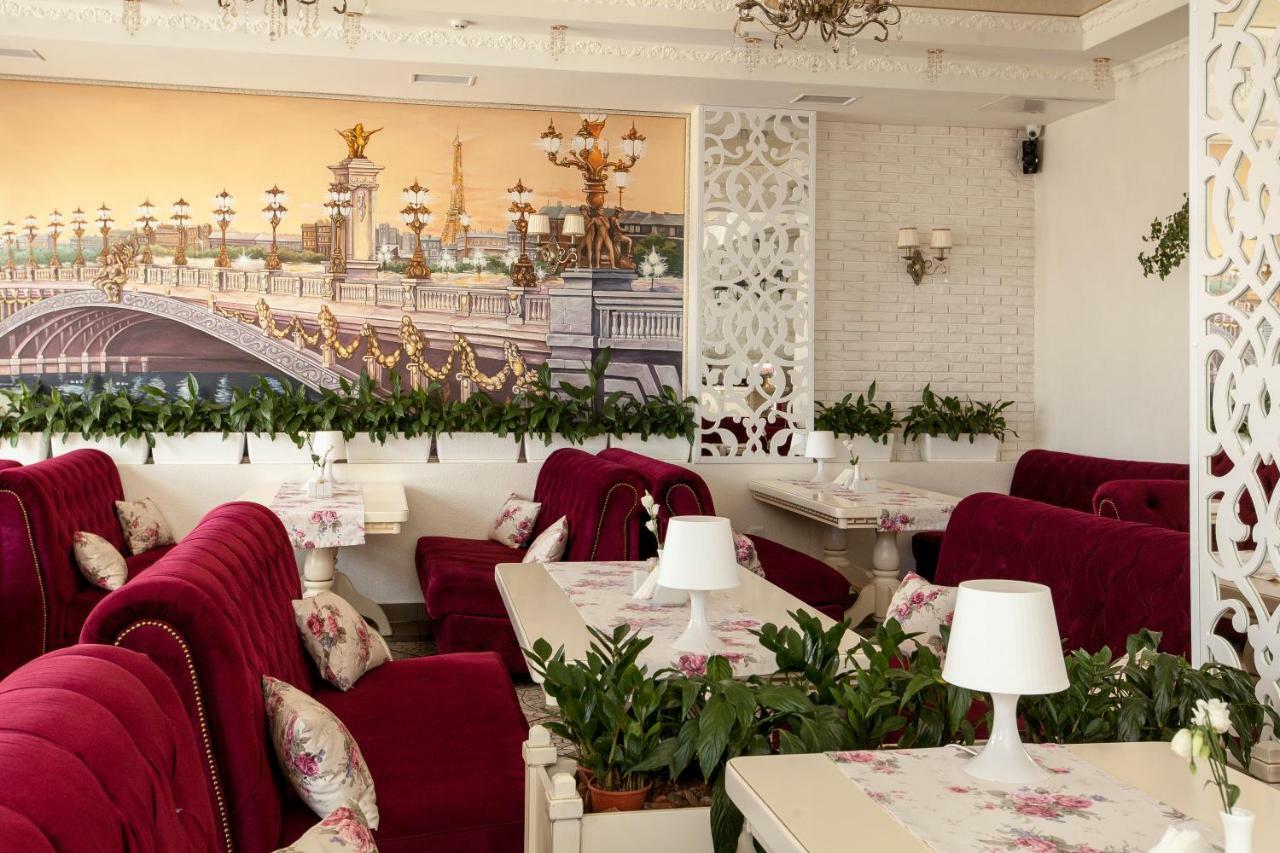 Mon Ami Hotel İvano-Frankivsk Dış mekan fotoğraf