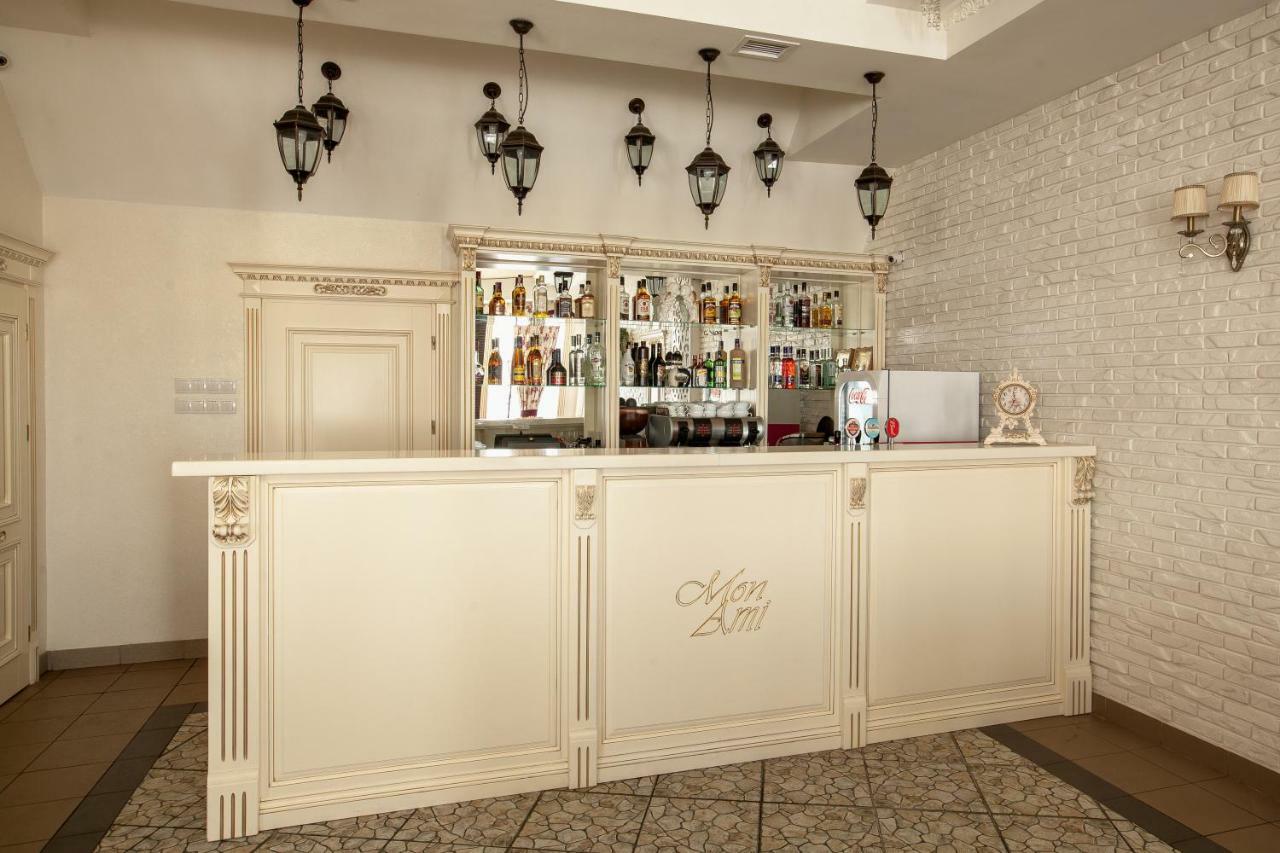 Mon Ami Hotel İvano-Frankivsk Dış mekan fotoğraf