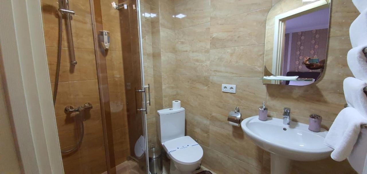 Mon Ami Hotel İvano-Frankivsk Dış mekan fotoğraf