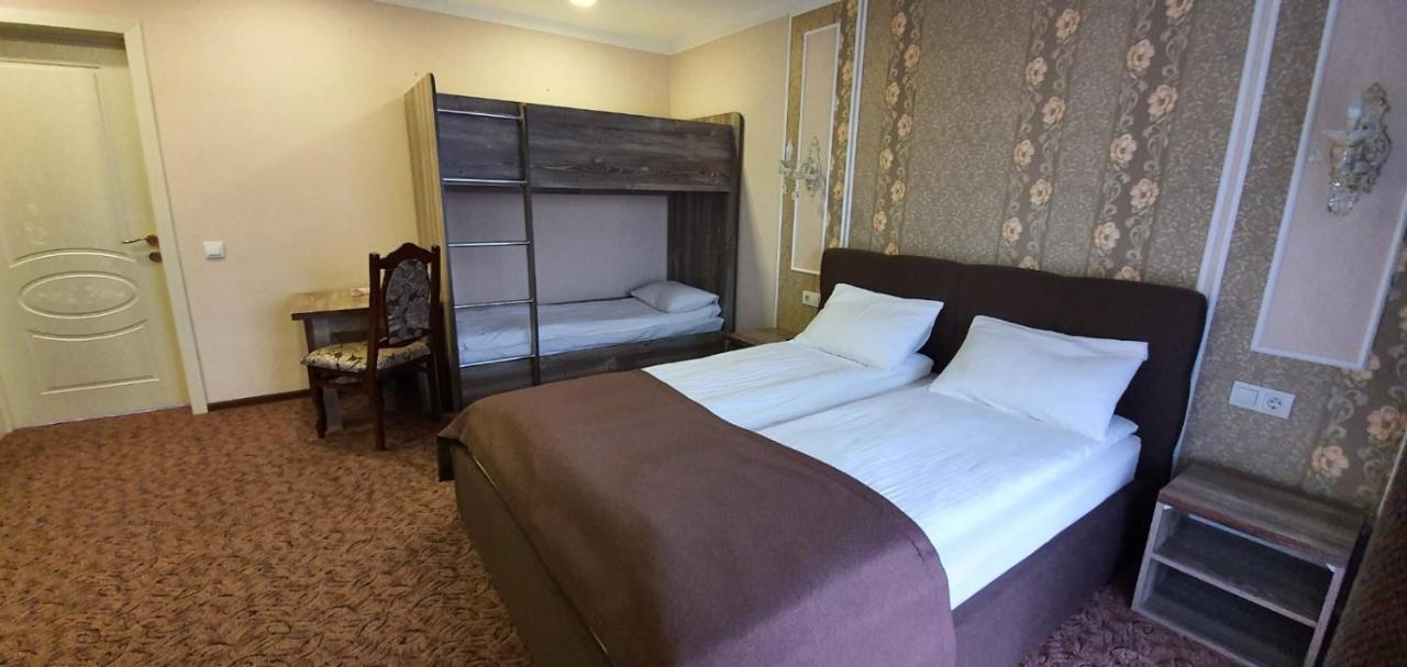 Mon Ami Hotel İvano-Frankivsk Dış mekan fotoğraf